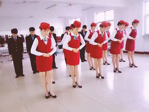 女生報石家莊東華鐵路學校學什么好？